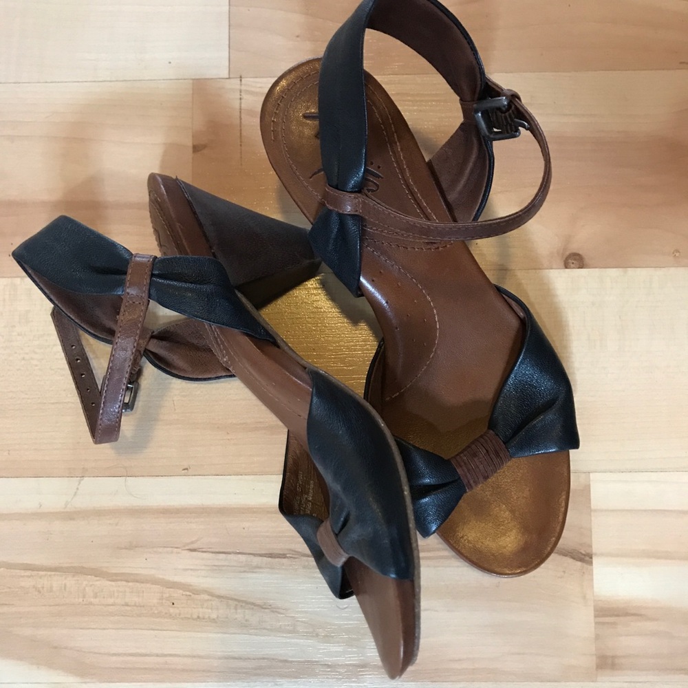 Naya black and brown heels